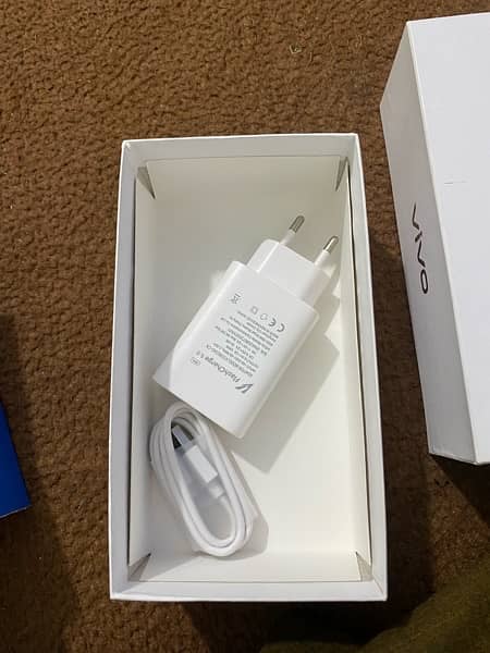 vivo y66  4gb 64gb with box and charger 6
