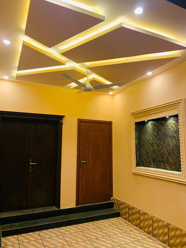 A beautiful house for sale near to park and mosque in Bahria town lahore 0