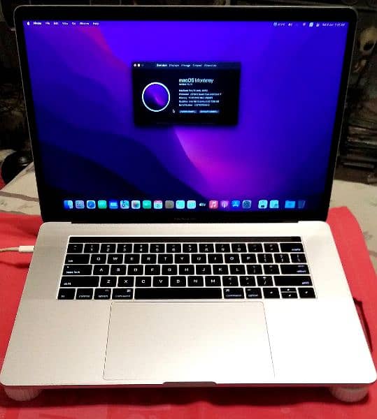 Macbook Pro 15 inch 2016 16gb/512gb Touch Bar/ID 1.5gb+4gb Graphic GPU 0