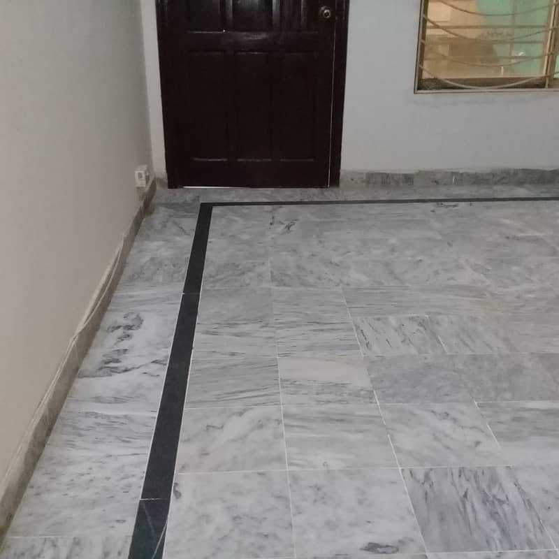 I-8/2 GROUND FLOOR NEAR TO SHIFA AND METRO STATION BEST FOR SHORT FAMILIES 10