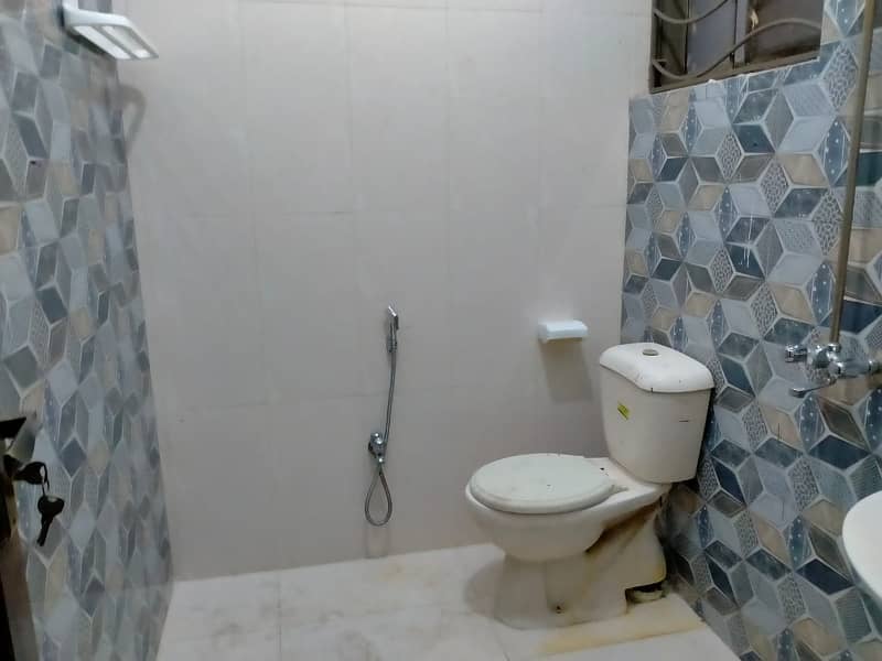 I-8/2 GROUND FLOOR NEAR TO SHIFA AND METRO STATION BEST FOR SHORT FAMILIES 12