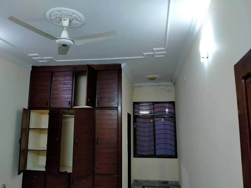 I-8/2 GROUND FLOOR NEAR TO SHIFA AND METRO STATION BEST FOR SHORT FAMILIES 18