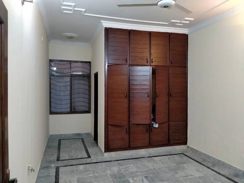 I-8/2 GROUND FLOOR NEAR TO SHIFA AND METRO STATION BEST FOR SHORT FAMILIES 24