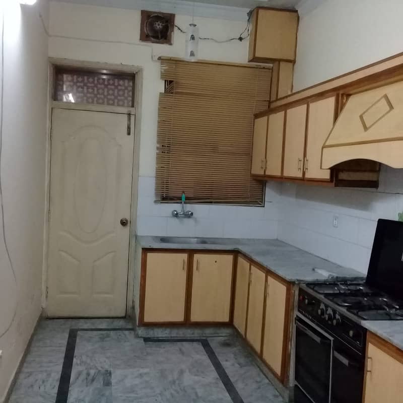 I-8/2 GROUND FLOOR NEAR TO SHIFA AND METRO STATION BEST FOR SHORT FAMILIES 38