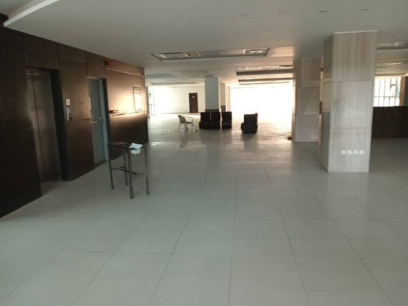 6 Story Commercial Building Covered Area 45000 Sqft For Rent In G-10 11