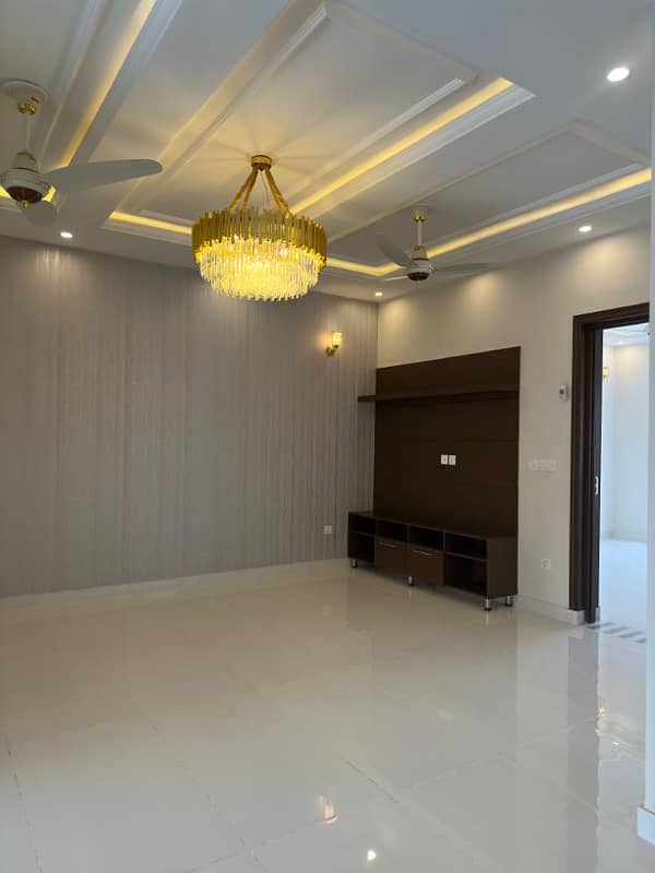 10 Marla House For Sale In Jinnah Block Bahria Town Lahore 31