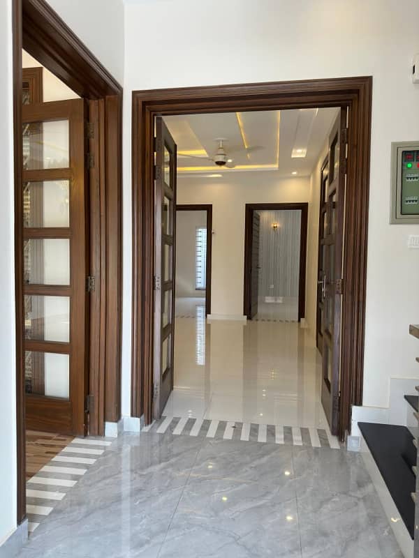 10 Marla House For Sale In Jinnah Block Bahria Town Lahore 39