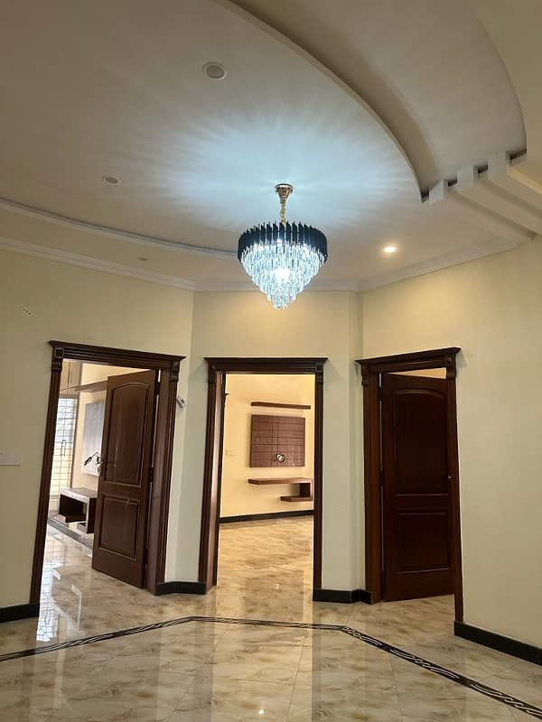 10 Marla House For Sale In Umar Block Bahria Town Lahore 14