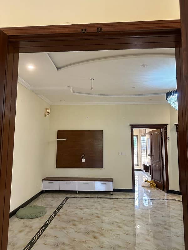 10 Marla House For Sale In Umar Block Bahria Town Lahore 16