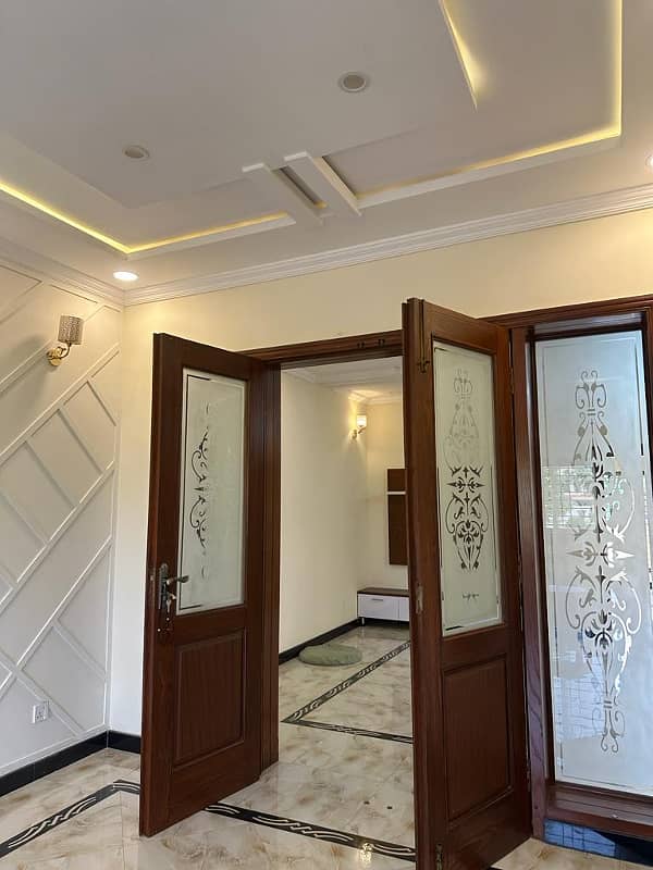 10 Marla House For Sale In Umar Block Bahria Town Lahore 19