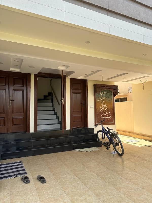 10 Marla House For Sale In Umar Block Bahria Town Lahore 23
