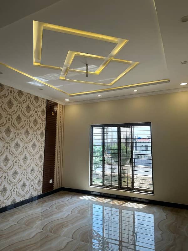 10 Marla House For Sale In Umar Block Bahria Town Lahore 46