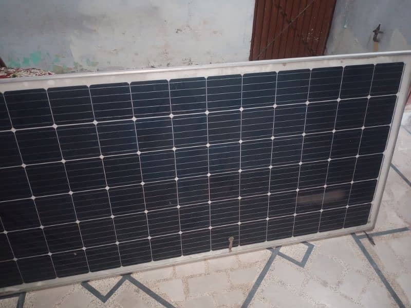 8 panels of JINKO 480 Watt 4