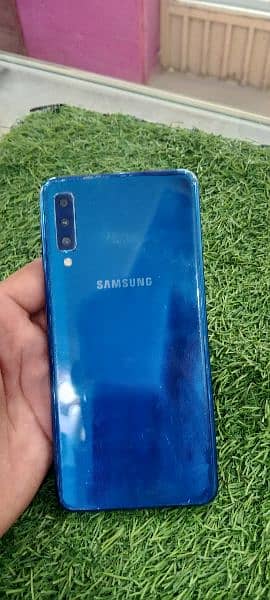 Samsung A7 mobile 4