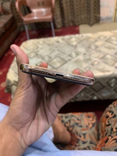 i phone xsmax Waterpack 10 by 10 condition 3