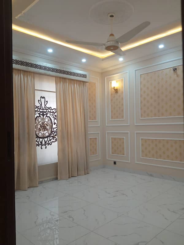 10 Marla Upper Portion Available For Rent 28