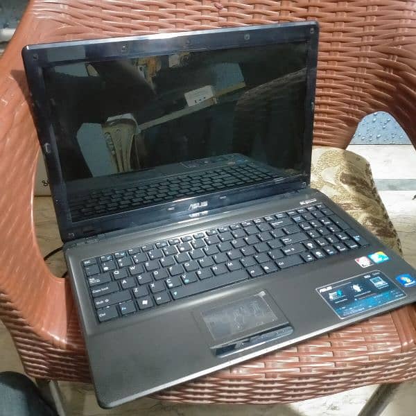 1GB ATI Graphics Card Asus Core i5 Laptop Big Display 15.6 inch Numpad 4