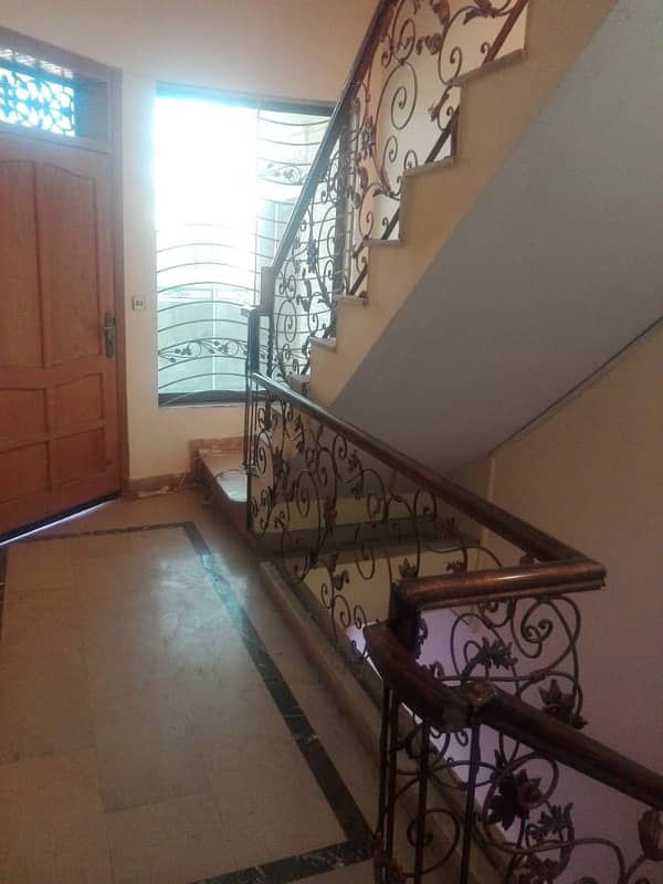 I-8/3 CORNER FULL HOUSE DOUBLE STOREY NEAR TO KACHNAR PARK & SHIFA HOSPITAL REASONABLE RENT 18