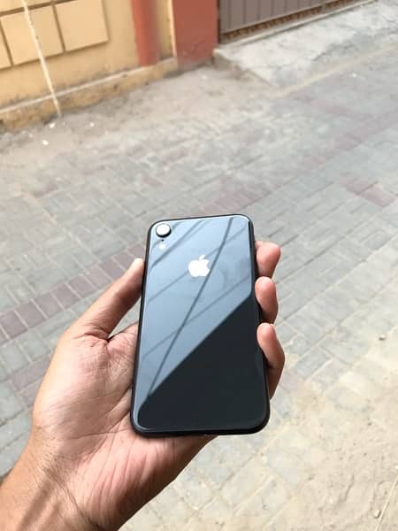 iPhone XR 64 gb e-sim pta approved hy 2