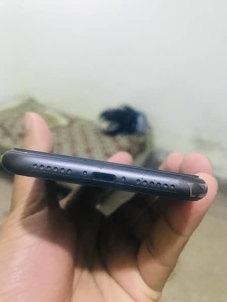 I phone 11 jv Non PTA water pack 64 gb whatsapp 03051868980 2