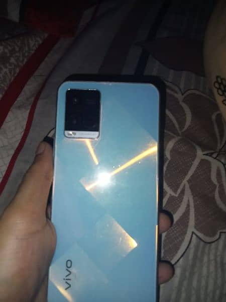 VIVO Y21A (Diamond Glow)
(Special Edition) 3