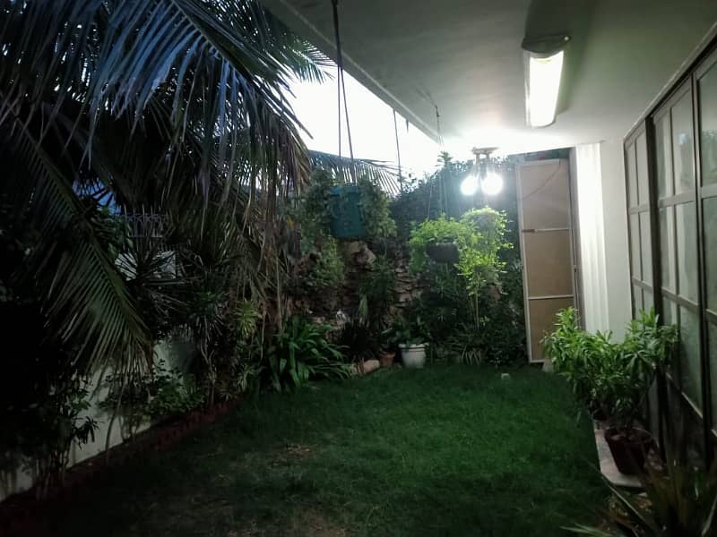 300 Sq Yd Bungalow For Sale At 6th Comm Street Phase 4 DHA Karachi 9