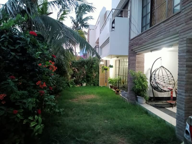 300 Sq Yd Bungalow For Sale At 6th Comm Street Phase 4 DHA Karachi 25