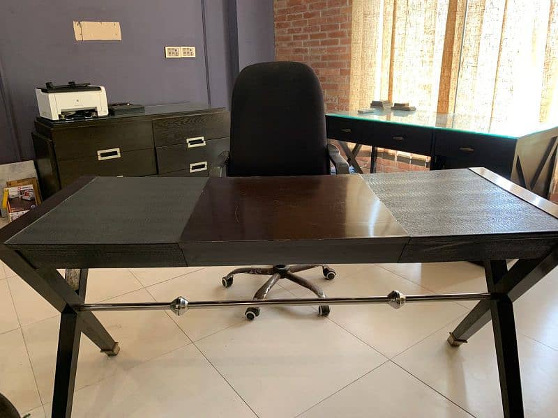 Premium design office table and chair for sale 0