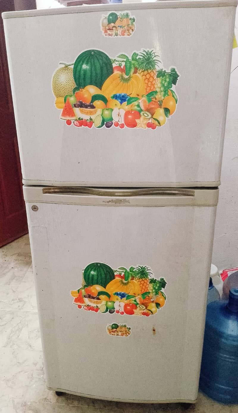 Dawlance Medium Size Fridge 0