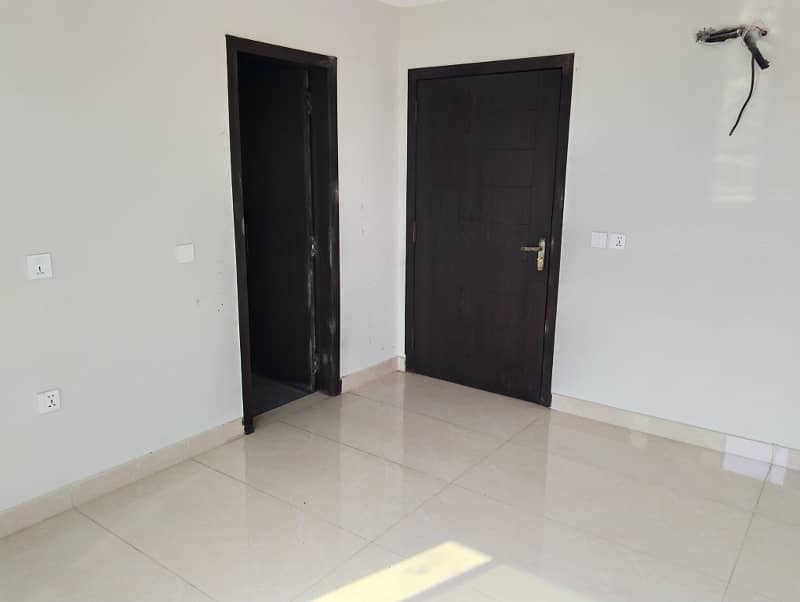 One Bed Non Frunished Apartment For Sale in Bahria Town Lahore 8