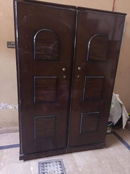 2 in one wordrobe is very awesome condition purely wooden 0