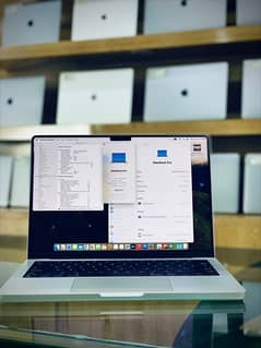 Macbook M1 Pro ( 14 inches )