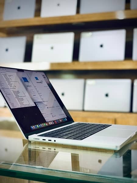 Macbook M1 Pro ( 14 inches ) 3