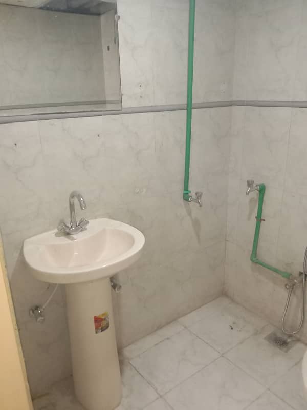 Single bahd apartment for rent 1