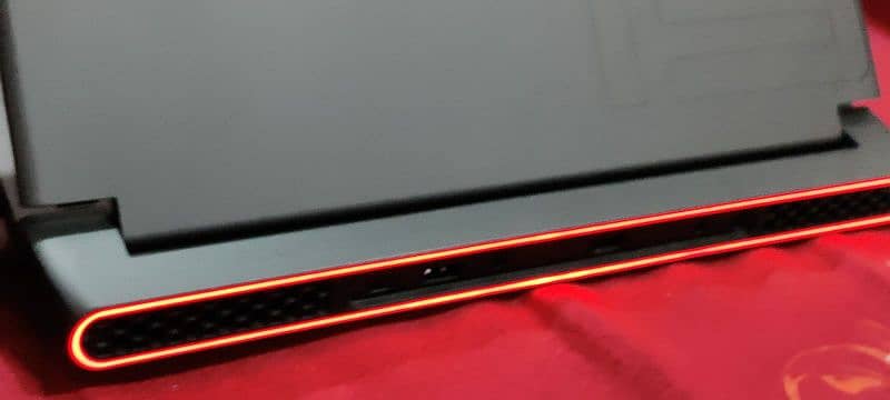 Dell Alienware M15 R7 Gaming Laptop 1