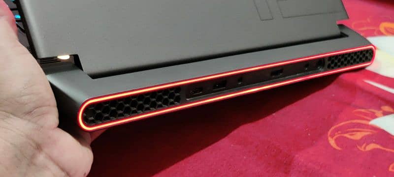 Dell Alienware M15 R7 Gaming Laptop 5