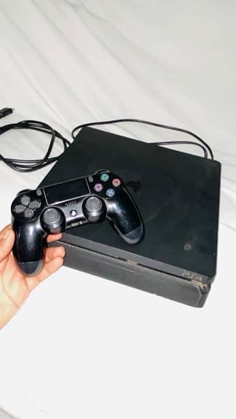 pS4 slim 1