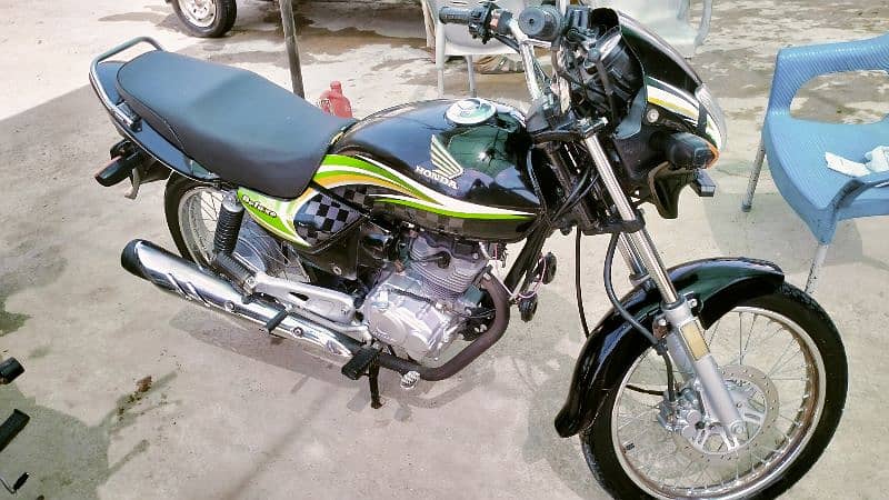 Honda Deluxe 125 Model 2015 4