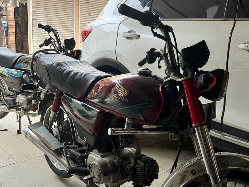 Honda 70CC 2017 Model Red Colour 3