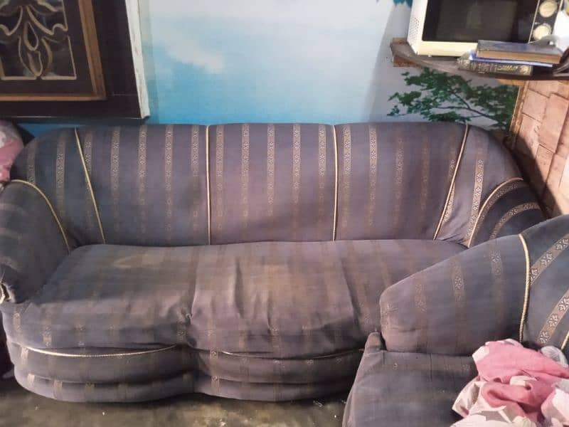 sofa 4 sale Resonable prize 0