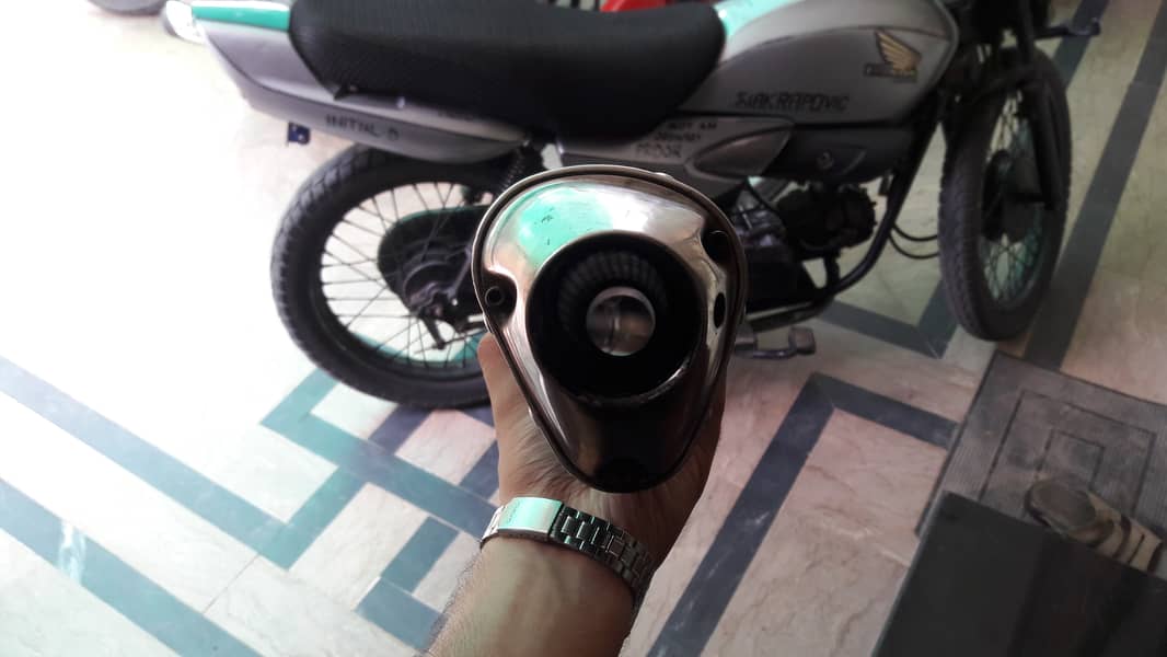 Used Akrapovic copy exhuast for 125cc+ bikes 2