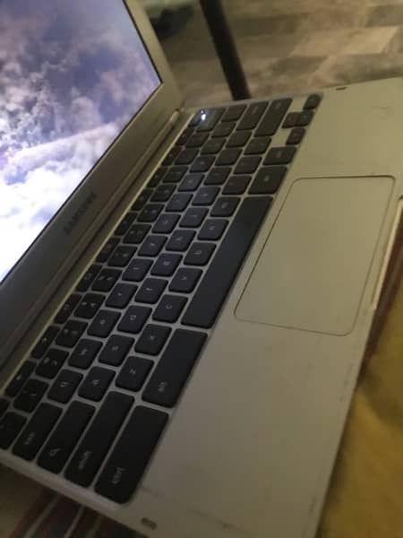 sumsung chrome book 4