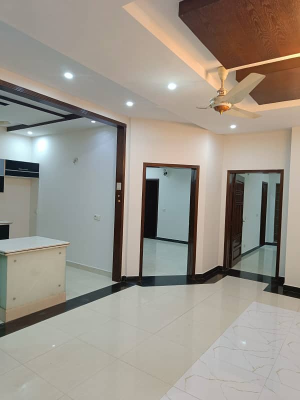 10 Marla upper portion available for rent in Ghaznavi block bahria town lahore 2