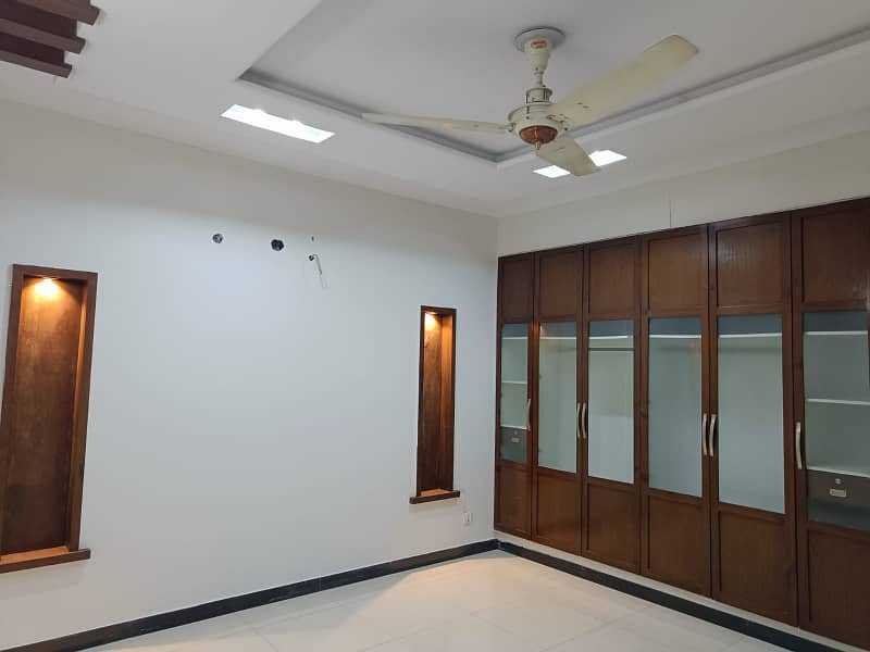 10 Marla upper portion available for rent in Ghaznavi block bahria town lahore 5