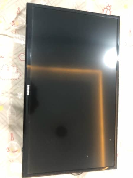 Samsung 32 inch original with smart box 0