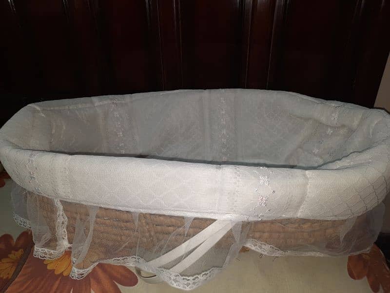 baby moses basket 3