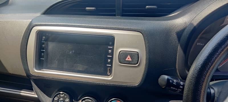 Toyota Vitz 2014 4