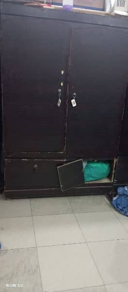 Wooden cupboard 6/10 condition 1