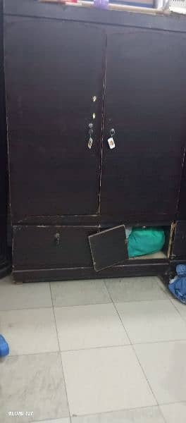 Wooden cupboard 6/10 condition 2