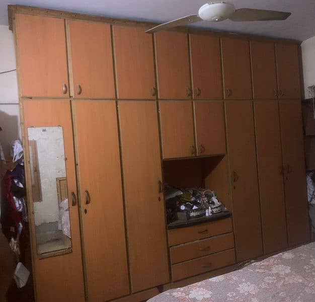 Wardrobe Till Ceiling 0